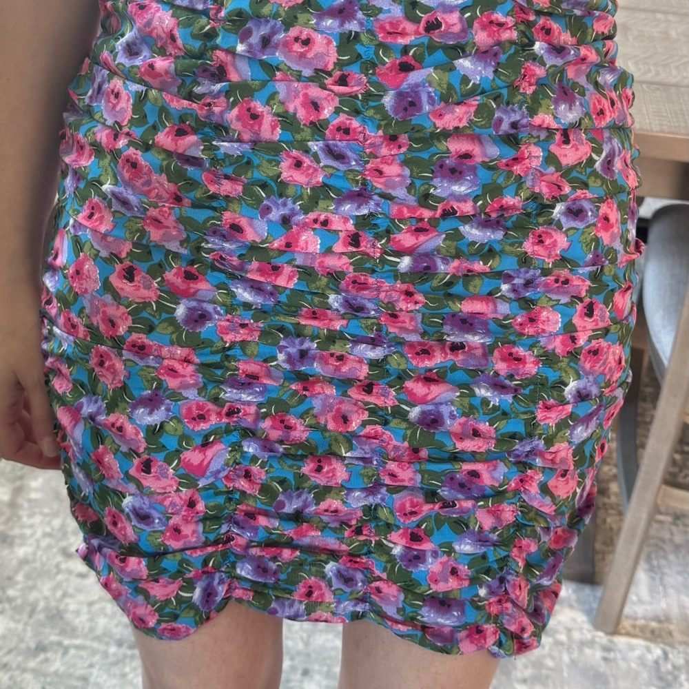 NWT Floral V-Neck Dress - Picture 5 of 16